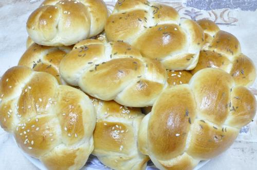 Slané domácí pletýnky kynuté – Snadné recept z Česko kuchyně, hotový za 90 a více minut